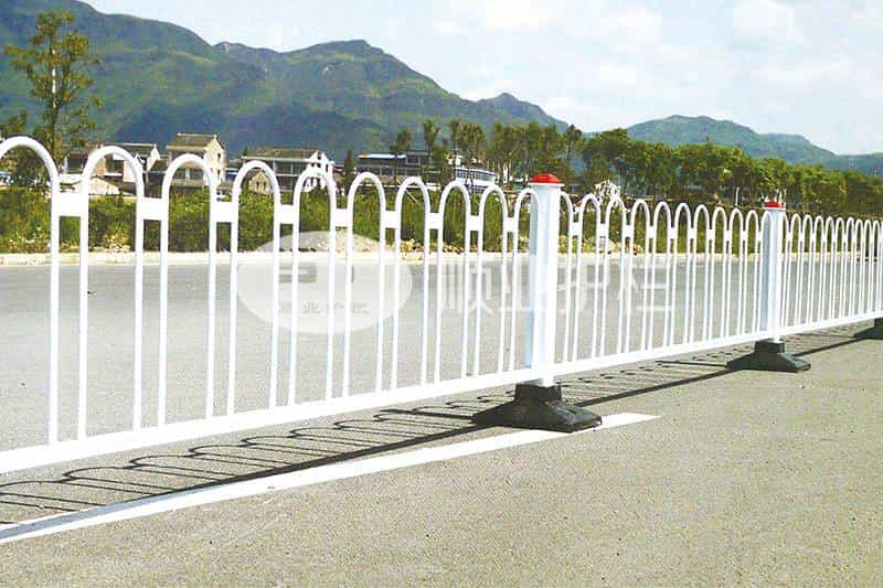 道路交（jiāo）通護欄京式M型M-1